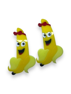APLIQUE ACRILICO FINI BANANA CURVADA 8CM (2 UNIDADES) - comprar online