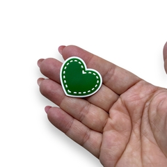 APLIQUE EMBORRACHADO CORAÇÃO PESPONTADO VERDE E BRANCO 3CM (2 UNIDADES) na internet