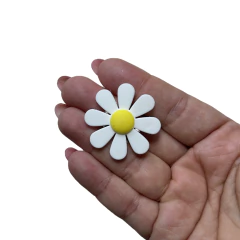 APLIQUE EMBORRACHADO FLOR MARGARIDA BRANCA 3CM (2 UNIDADES) na internet