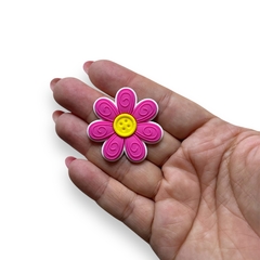 APLIQUE EMBORRACHADO FLOR DETALHE BOTAO PINK (2 UNIDADES) na internet