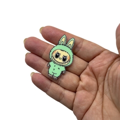 APLIQUE ACRILICO ESTAMPADO CORPINHO LABUBU TIFFANY 4CM (UNIDADE) na internet