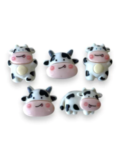 APLIQUES DE RESINA VAQUINHA DIVERSOS 2,5CM (5 UNIDADES) - comprar online