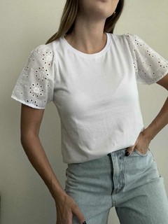 Remera ZAFIRO broderie - comprar online