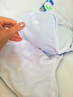 Pañal Ecológico Absorbente Intercambiable Estampado de Flores y Corazones / Unitalla de 0 a 30 meses - babymoon