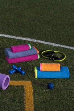 LIQUIDACION Juego de toallas Fitness Arcoiris para el Gym - comprar online