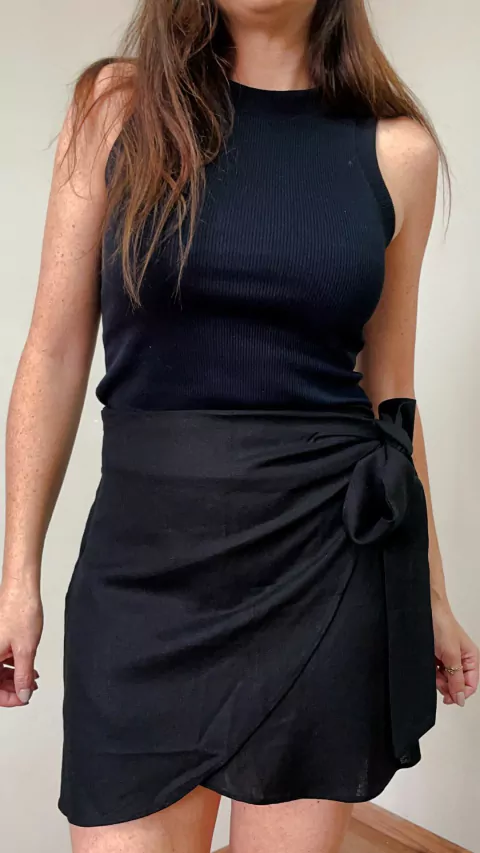 Shorts Saia Linho Pétala Preto