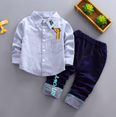 Conjunto Camisa Listrada Azul e Branco Girafa com Calça Infantil