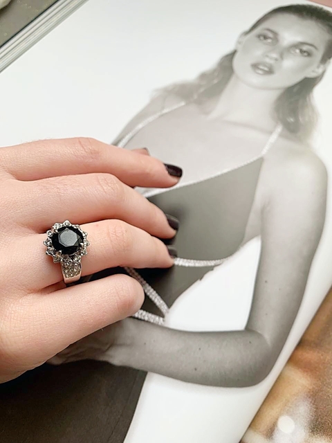 Anillo negro de strass MOLLY