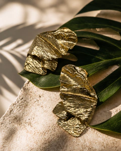 Aros PETALO dorados de metal - comprar online