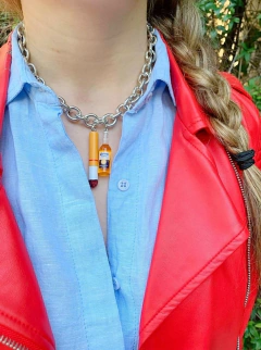 Collar cadena plateada con dijes cigarrillo y cerveza CIGARETTE en internet