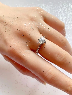 Anillo plateado de strass DIANE
