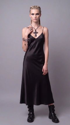 Collar cruz de piedras GOTHIC en internet