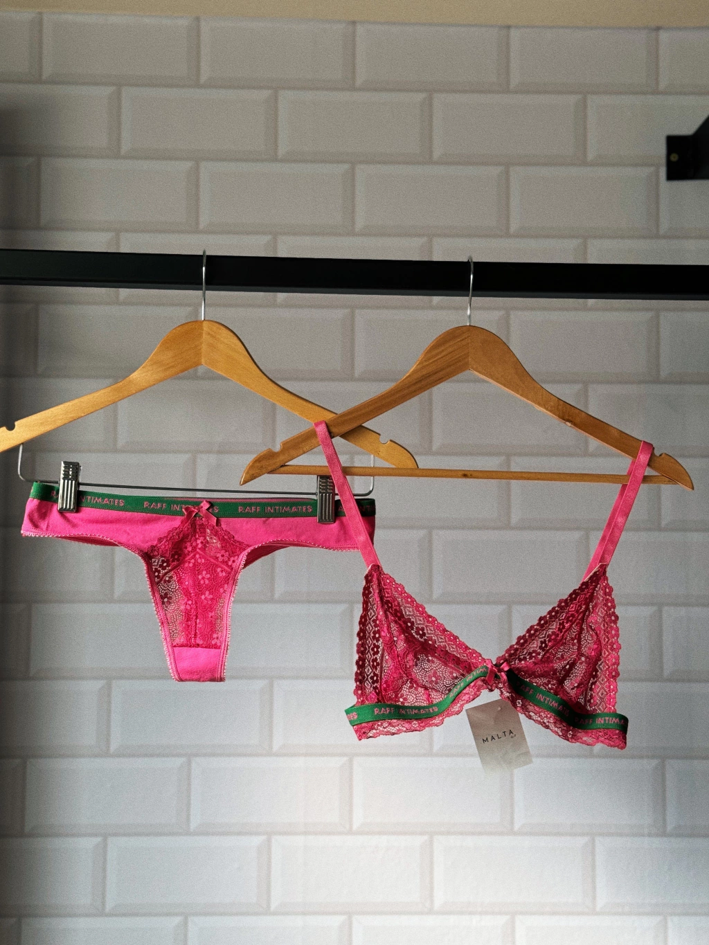 CONJUNTO GRETA FUCSIA.