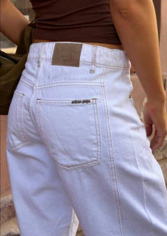 Jean Barrel Off White Saltan Pepa - comprar online