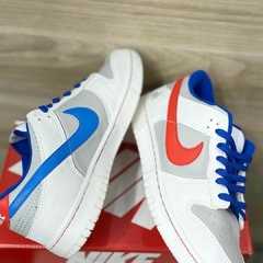 Tênis Masculino SB Dunk Low Branco Azul Laranja - Pisants Store