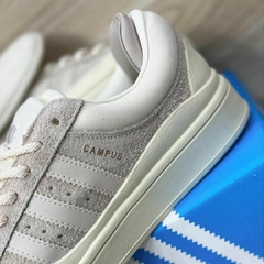 Tênis Adidas Campus X Bad Bunny Creme na internet