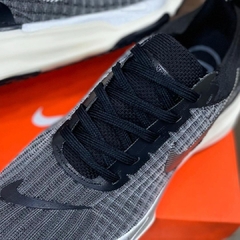Tênis Nike Zoomx Preto Branco na internet