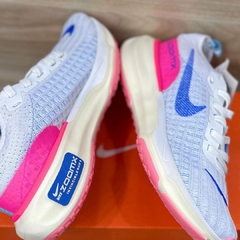Tênis Nike Zoomx Branco Azul Rosa na internet