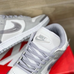 Tênis Nike Dunk Twist Cinza Branco na internet