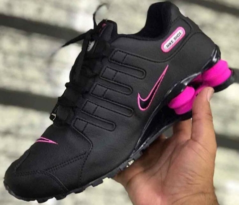 Tênis Feminino Shox NZ 4 Molas Preto Rosa
