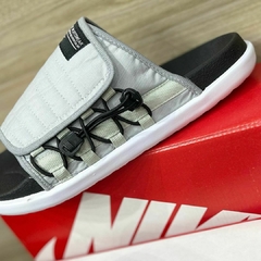 Chinelo Masculino Nike Asuna Cinza na internet