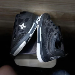 Lançamento Tênis LV Skate Preto Branco - loja online