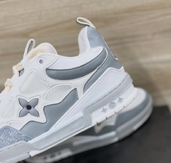 Tênis Masculino LV Skate Cinza Branco na internet
