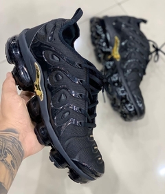 Tênis Masculino Vapormax Plus Preto Dourado