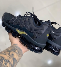 Tênis Masculino Vapormax Plus Preto Dourado - comprar online