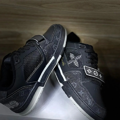 Tênis Masculino LV Trainer Preto na internet