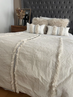 Imagen de Pie de cama tiras brillos (para cama dos plazas, queen y king)