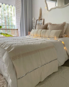 Juego almohadón largo y pie de cama (para cama queen y king) - comprar online