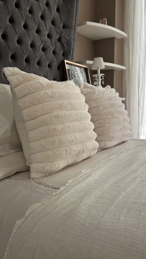 Almohadón piel canelones blanco - comprar online