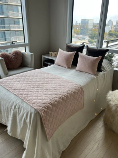 Pie de cama pana matelase rosa (para una plaza o plaza y media) en internet