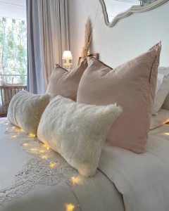 Almohadón Paris piel blanca 30x50