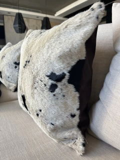 Almohadon piel imitación vaca en internet