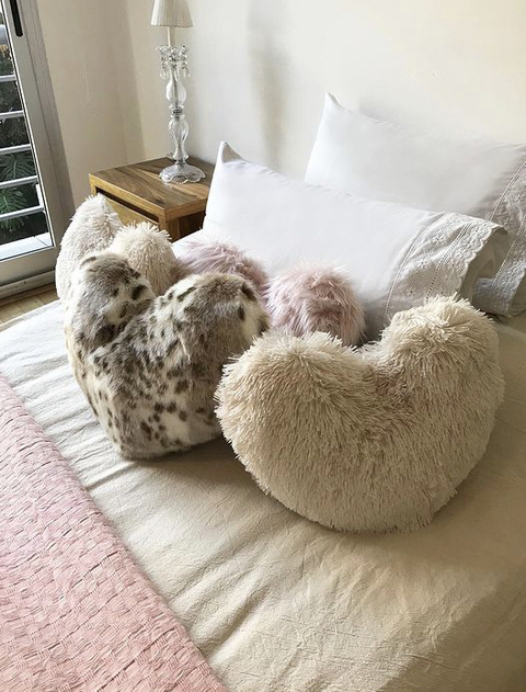 Almohadón corazón manchitas
