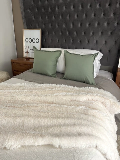 Almohadón tusor verde seco - Parcelle Home