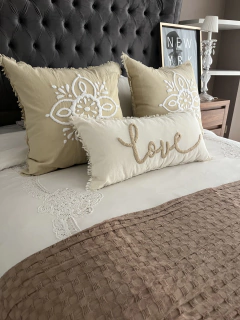 Almohadón palabra bordado - Parcelle Home