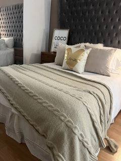 Manta borlas con torzadas (para dos plazas) - comprar online