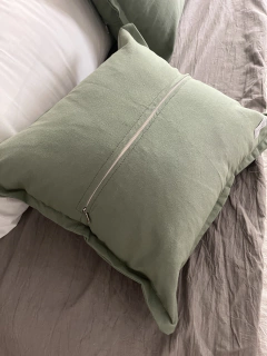Almohadón tusor verde seco - comprar online
