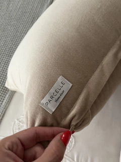 Almohadón pana beige 30x50 - tienda online