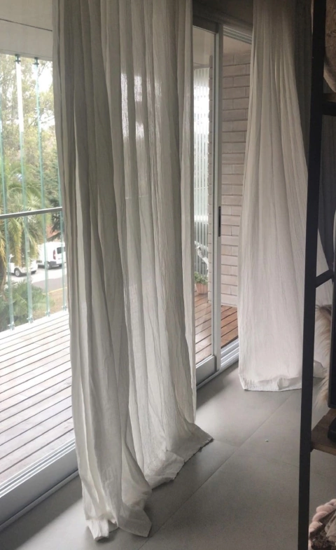 Cortina en gasa de algodón para riel