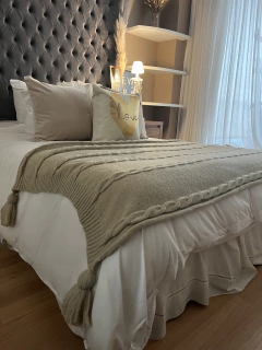 Manta borlas con torzadas (para dos plazas)