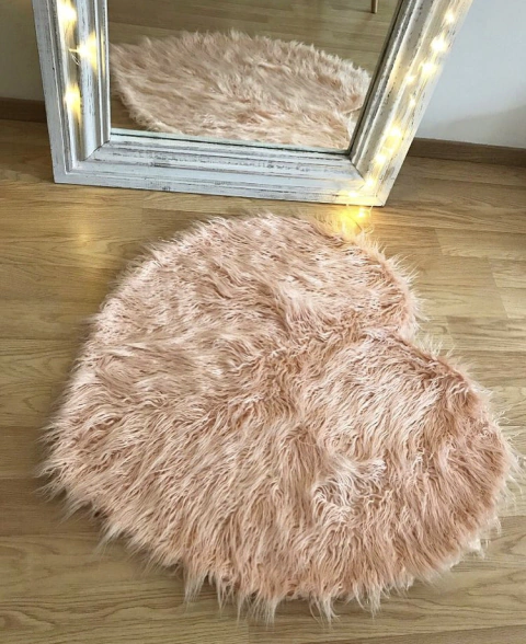 Alfombra corazón pelo rosa viejo