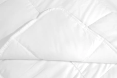 Acolchado blanco en internet