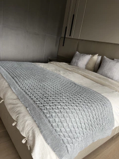 Pie de cama tejido (cama queen y king) - tienda online