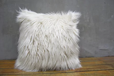 Almohadón pelo largo crudo 50x50