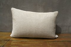 Almohadón trama calada crudo - comprar online
