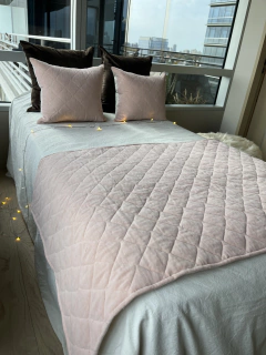 Pie de cama pana matelase rosa (para una plaza o plaza y media)